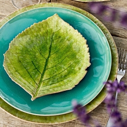 Assiette Feuille COSTA vert frais 218mm - Henri Julien